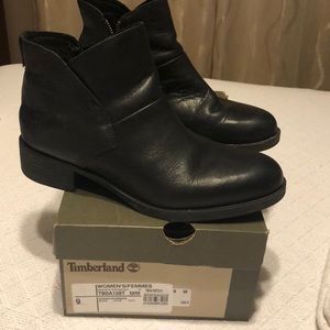 Black leather Timberland ankle boots